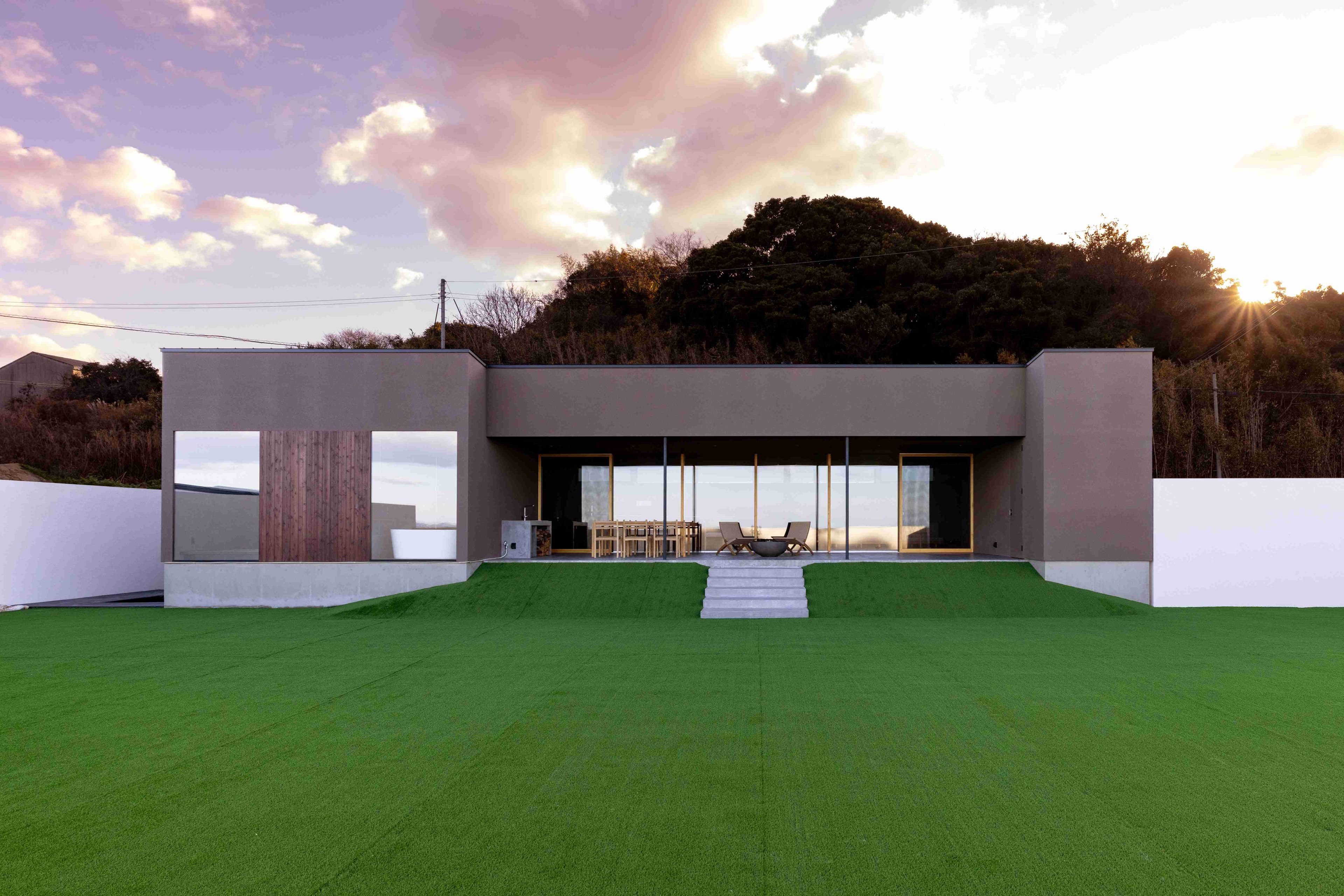 PERROS VILLA AWAJI
